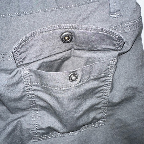 Women’s DKNY shorts size 4 gray color - Picture 7 of 8